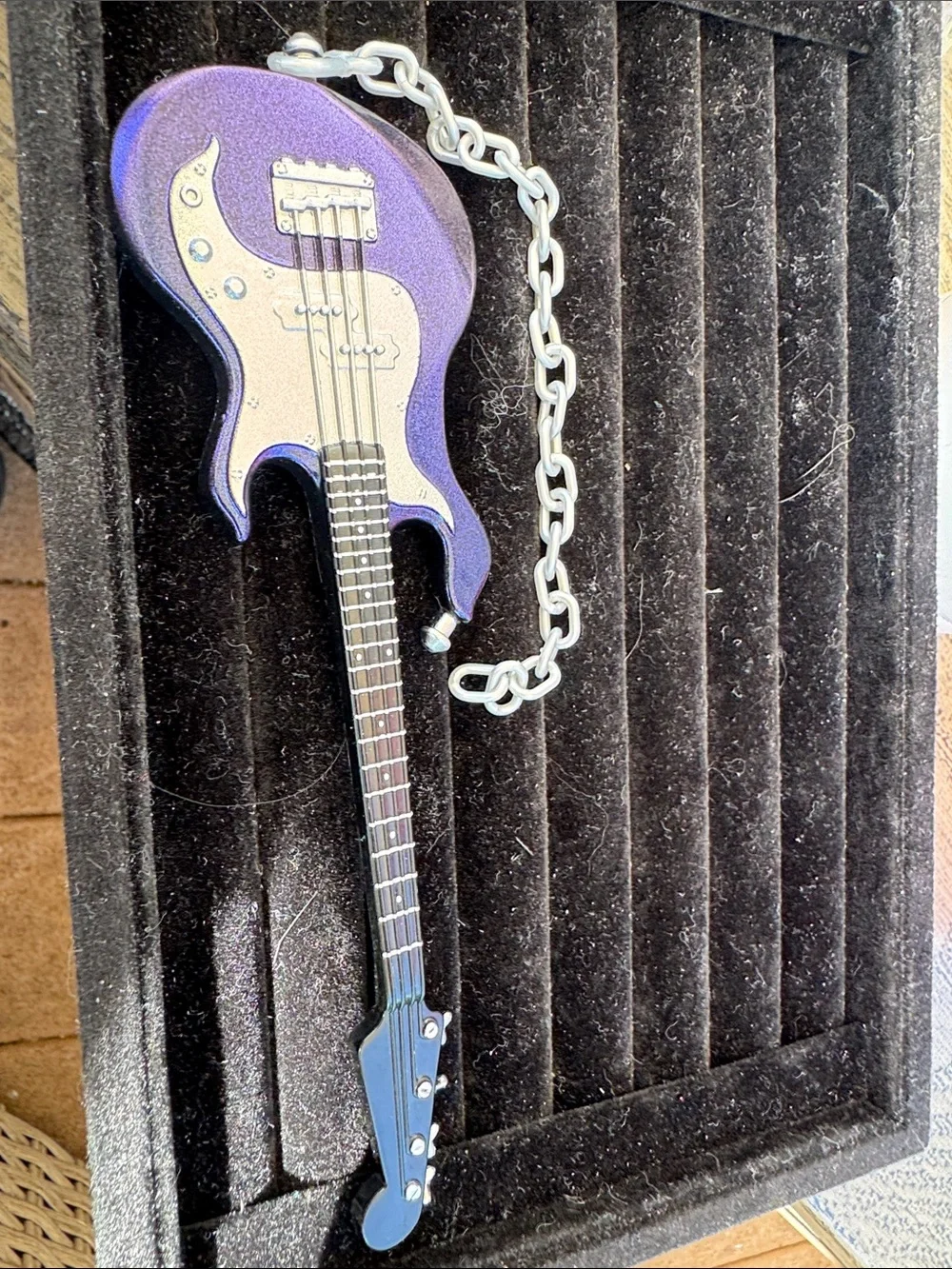 L.O.L. Surprise!‎ Purple and Silver Guitar 9 inch jordan